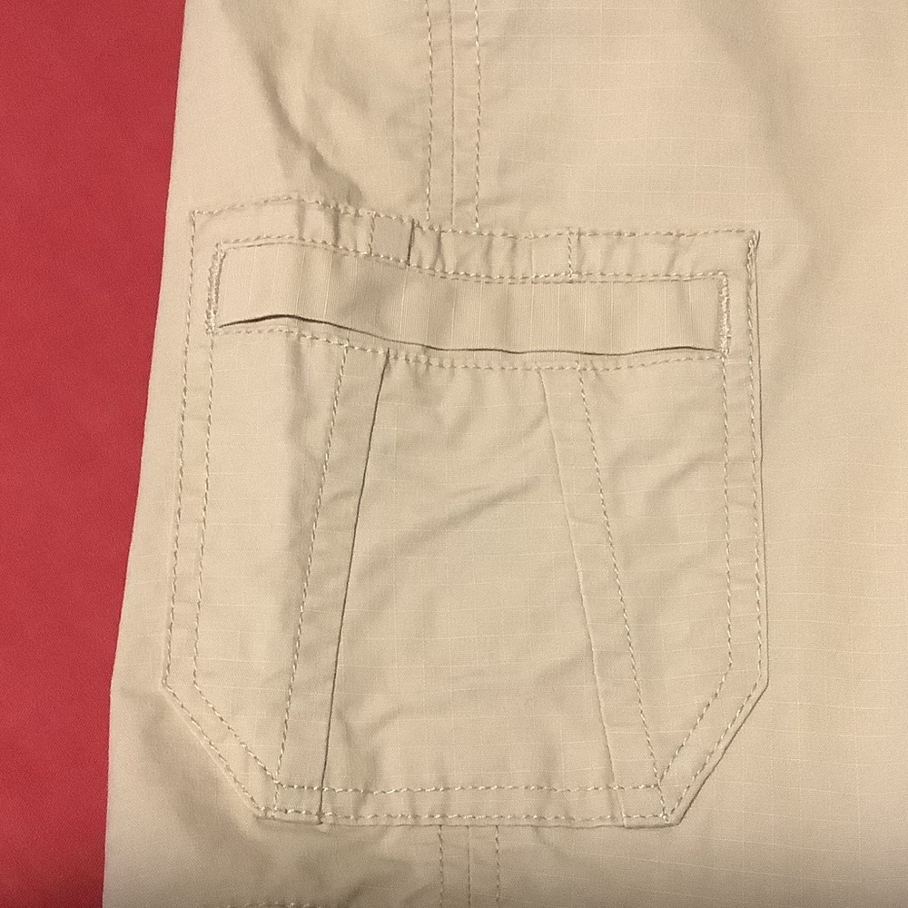 Eddie Bauer Women’s Cargo Shorts - Picture 3 of 4